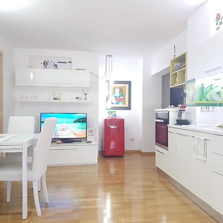 White Dream Suites Яссы Экстерьер фото