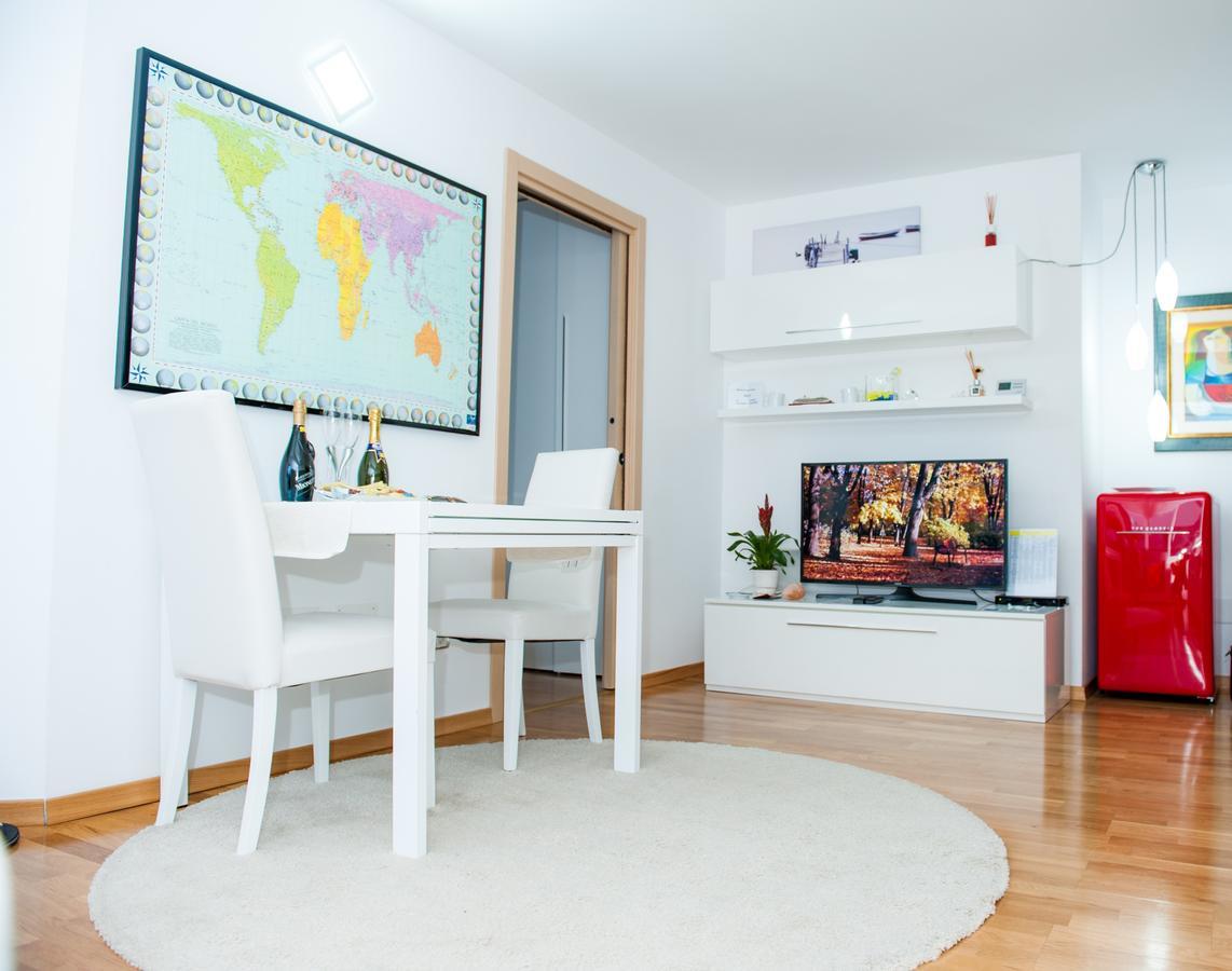 White Dream Suites Яссы Экстерьер фото