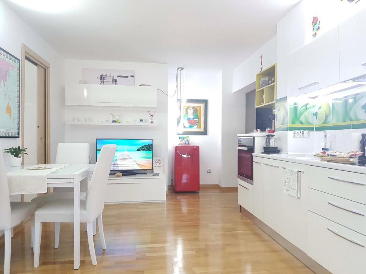 White Dream Suites Яссы Экстерьер фото